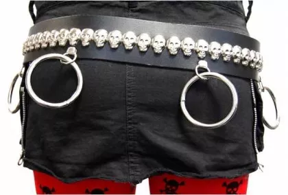 Gürtel - Totenkopfnieten mit Ring