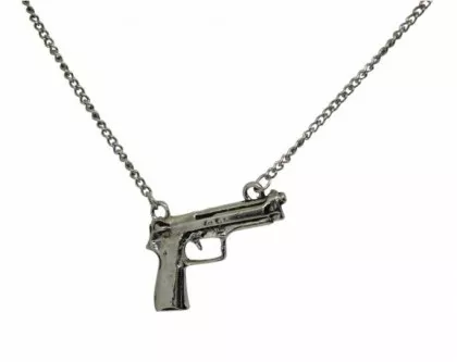 Halskette mit Beretta Anhänger