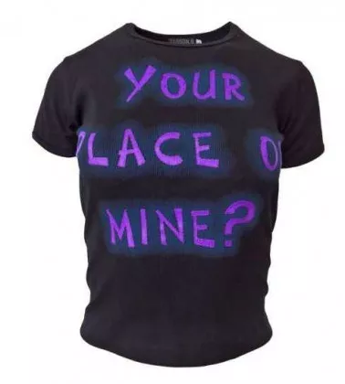Schwarzes Top Your Place Or Mine?