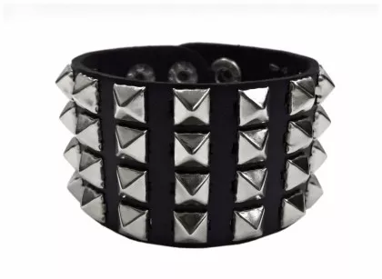 Armband Kleine Pyramiden Nieten