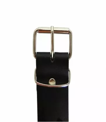 Choker aus Kunstleder mit Mini Pyramidennieten & Ring