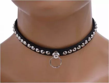 Choker Mini Spitznieten & Ring