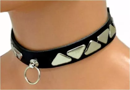 Choker Dreieck Nieten & Ring