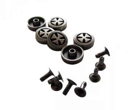 Eisernes Kreuz Ziernieten 13 mm x 13 mm