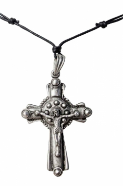 Halskette mit Jesus am Kreuz Anhänger