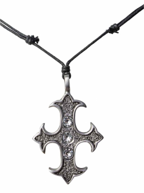 Halskette mit großem Kreuz