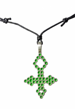 Halskette mit grünem Kreuz