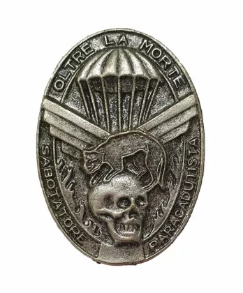 Ansteckpin Oltre la morte - Fallschirmspringer