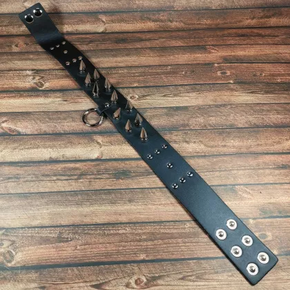 Kunstleder Halsband mit Killer Nieten