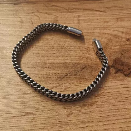 8 mm Herringbone Square Chain Wristband | Stainless Steel