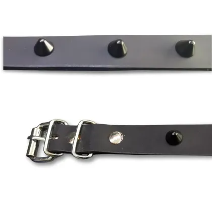 Schwarze Spitznieten Leder Choker