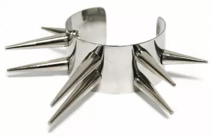 Cone Nieten Armspange