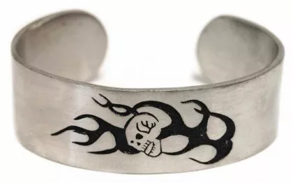 Armspange Totenkopf