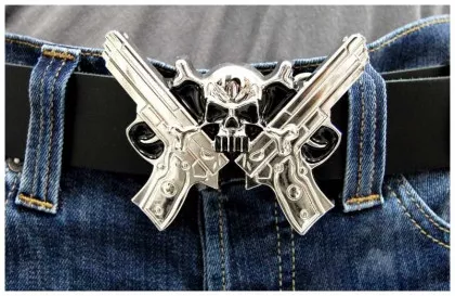 Gürtelschnalle Revolver & Skull
