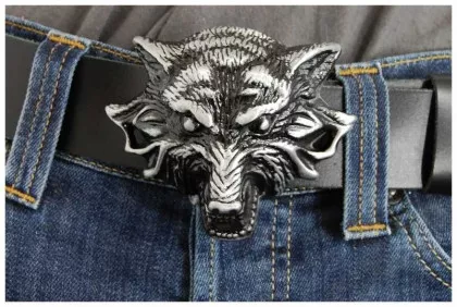 Gürtelschnalle Hunting Wolf