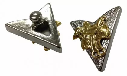 Cowboy Kragenclips Goldener Sattel