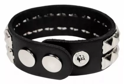 Pyramidennieten Armband