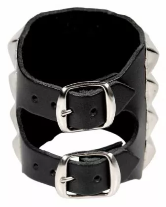 Leder Armband Pyramidennieten