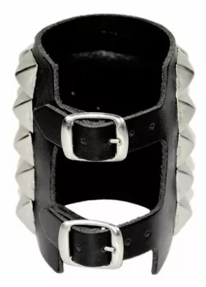 5 Reihen Pyramidennieten Armband