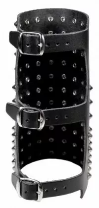 Armband 101 Spitznieten