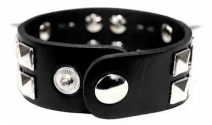 Armband Pyramiden- und Conenieten