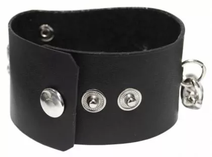Armband mit Skeletthand