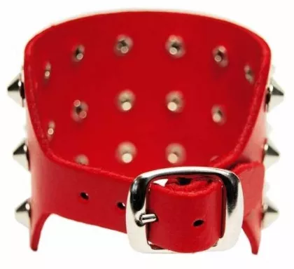 3-Reihiges Spitznieten Armband Rot