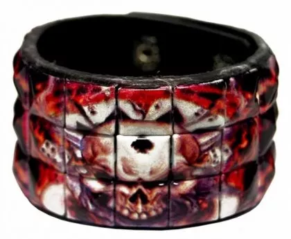 Bedrucktes Nietenarmband Totenkopf