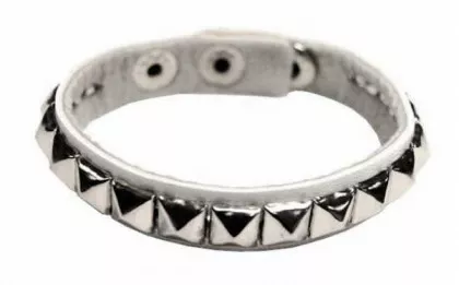 Armband Weiß Pyramidennieten