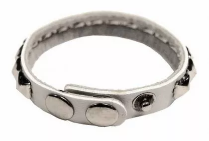 Armband Weiß Pyramidennieten
