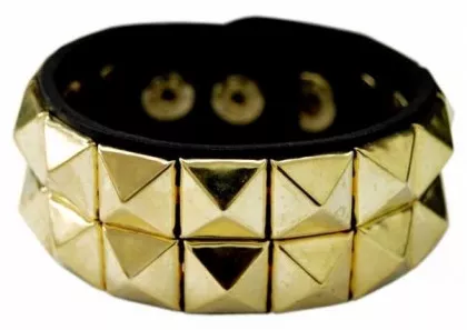 Armband 2 R. Goldene Pyramidennieten