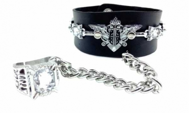 Wristband Winged Crest & Ring