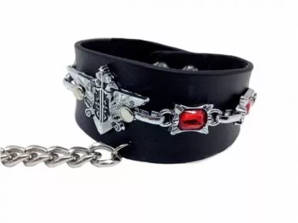 Armband Geflügeltes Wappen & Rote Steine