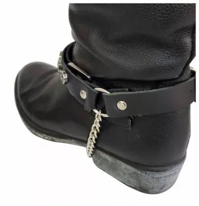 Schwarze Stiefelbänder mit Eisernen Kreuz Nieten