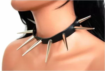 Leder Choker mit 4.5 cm Cone Niete