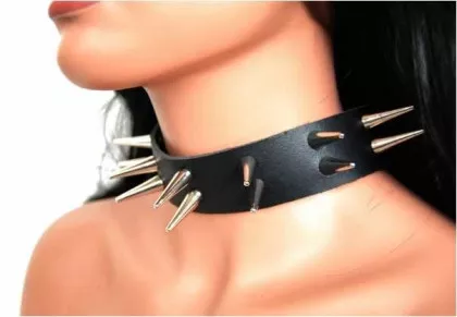Conenieten 3 cm 2-reihig Leder Choker