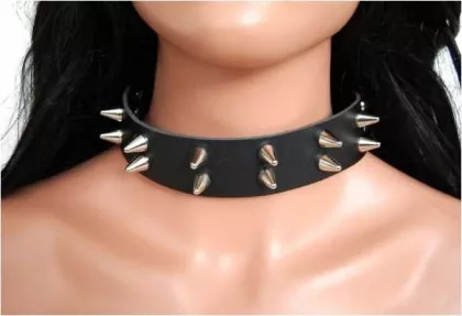 Conenieten 1,5 cm 2-reihig Leder Choker