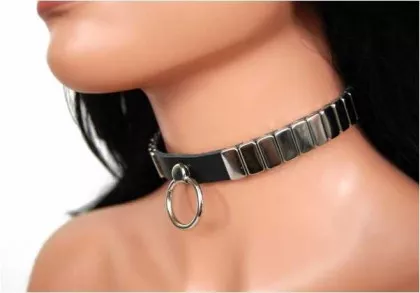 Plattennieten & Ring Leder Choker