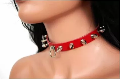Killernieten & Ring (Rot) Leder Choker
