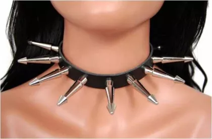 Dreifache Conenieten 4,5 cm Leder Choker