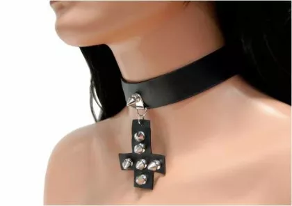 Killernieten Kreuz Leder Choker