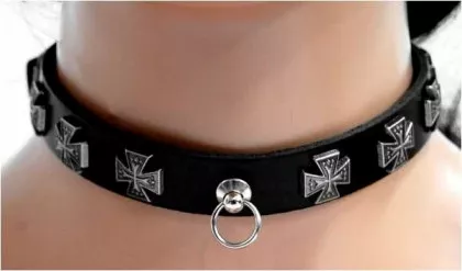 Eiserne Kreuze mit Ring Leder Choker