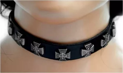 Eiserne Kreuze Leder Choker