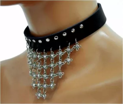 Steine mit Ketten Choker