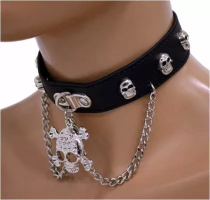 Glamouröser Totenkopf Leder Choker