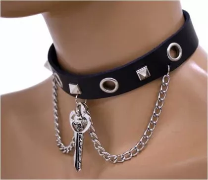 Leder Choker Der Schlüssel