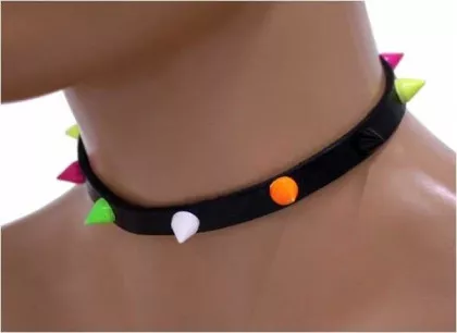 Choker Bunte Spitznieten