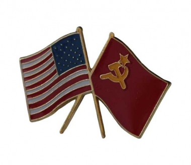 Pin Badge Soviet Union USA
