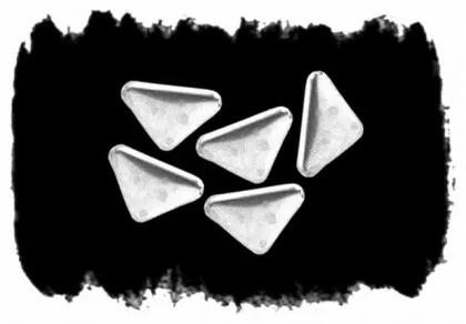 Dreieckige Ziernieten 18 mm x 11 mm | 100 Stück