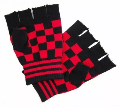 Winter Set mit Schal - Beanie und Handschuhe - rot schwarz Karomuster